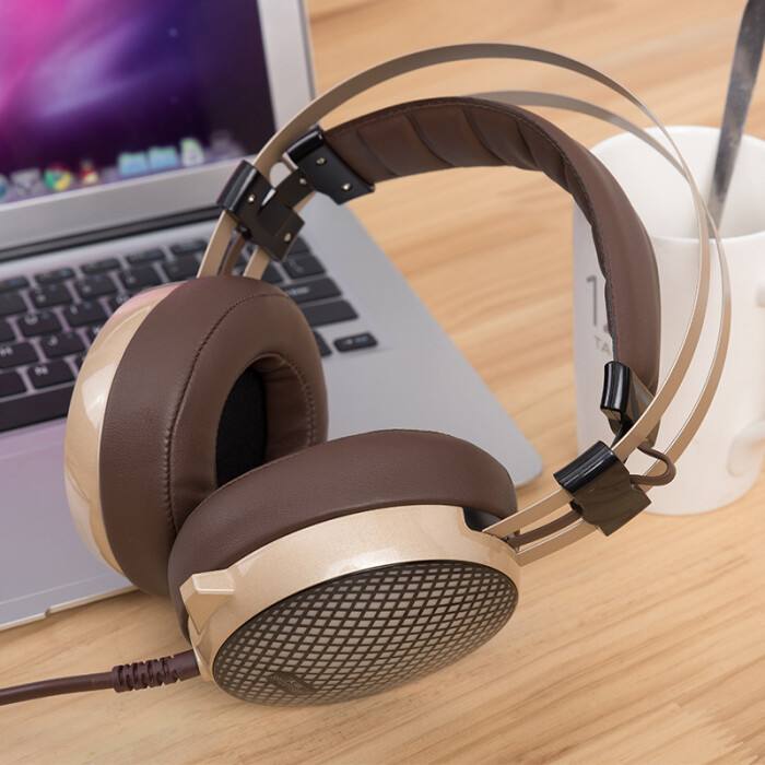 电脑插上耳机还是外放是什么原因,台式电脑后面耳机无声音故障处理