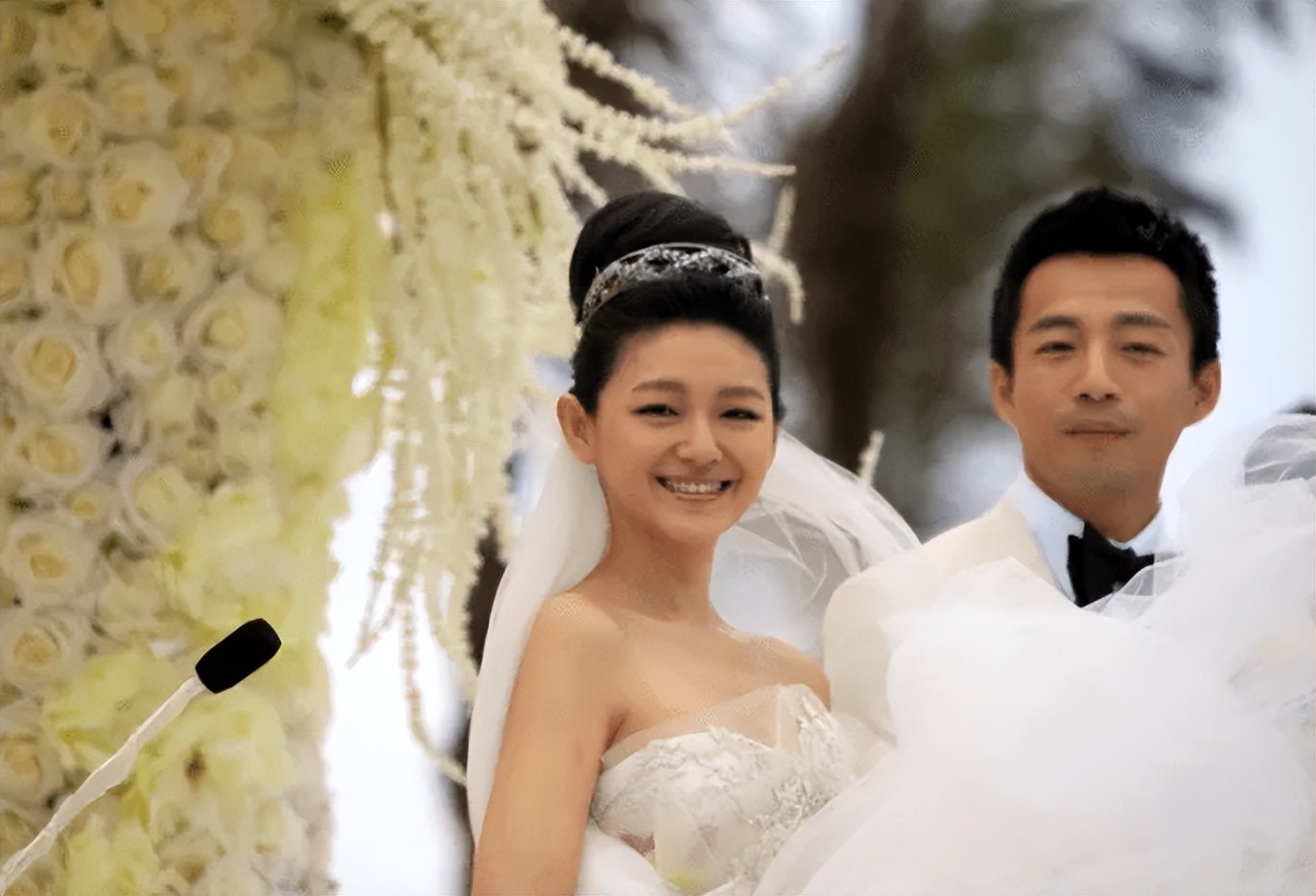 假装高贵、喜欢炫富、爱傍富豪，这些台湾女星活该没有好下场