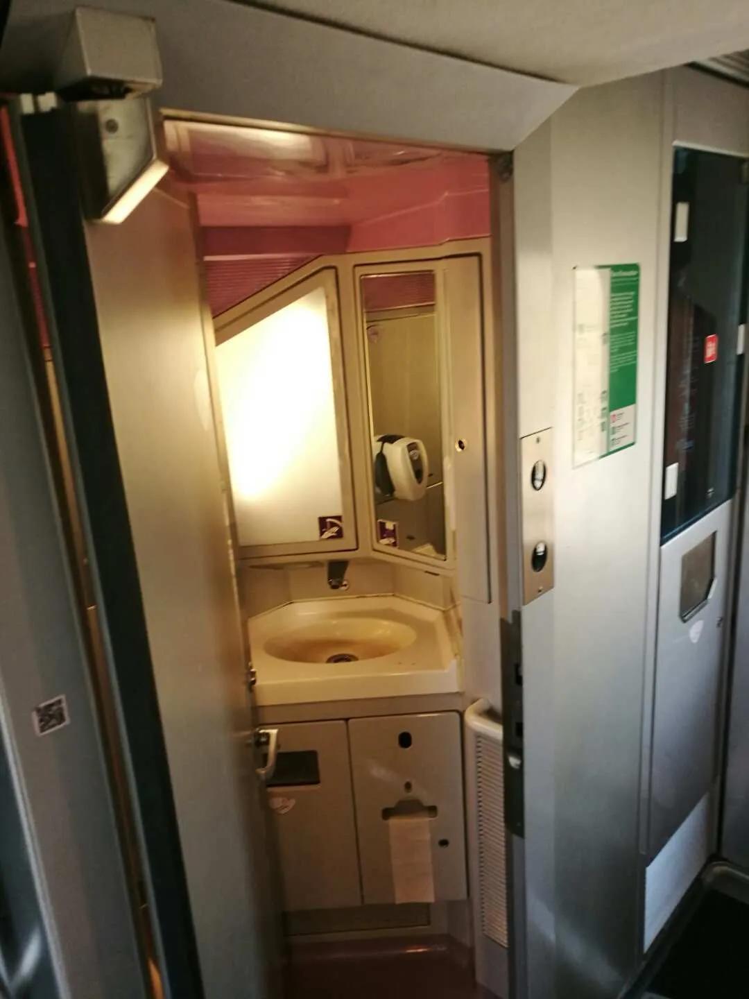 欧洲自由行2:火车或大巴法意瑞或西葡法比荷