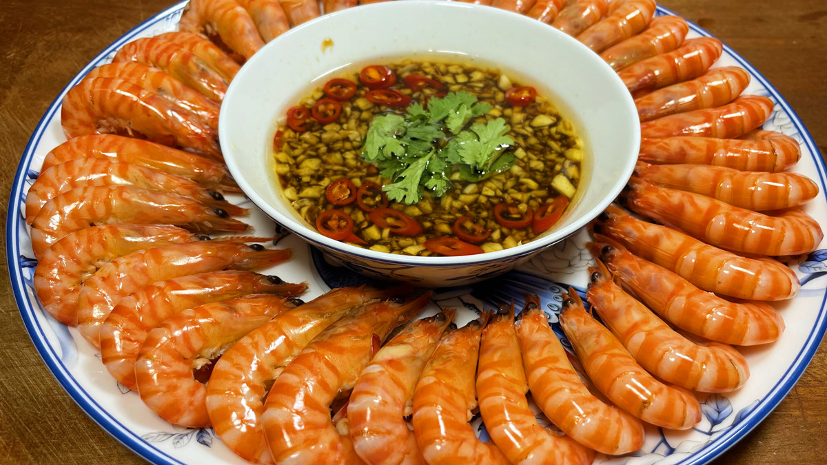 水煮大虾白灼虾一般煮几分钟,水煮大虾技巧注意几点鲜嫩不腥