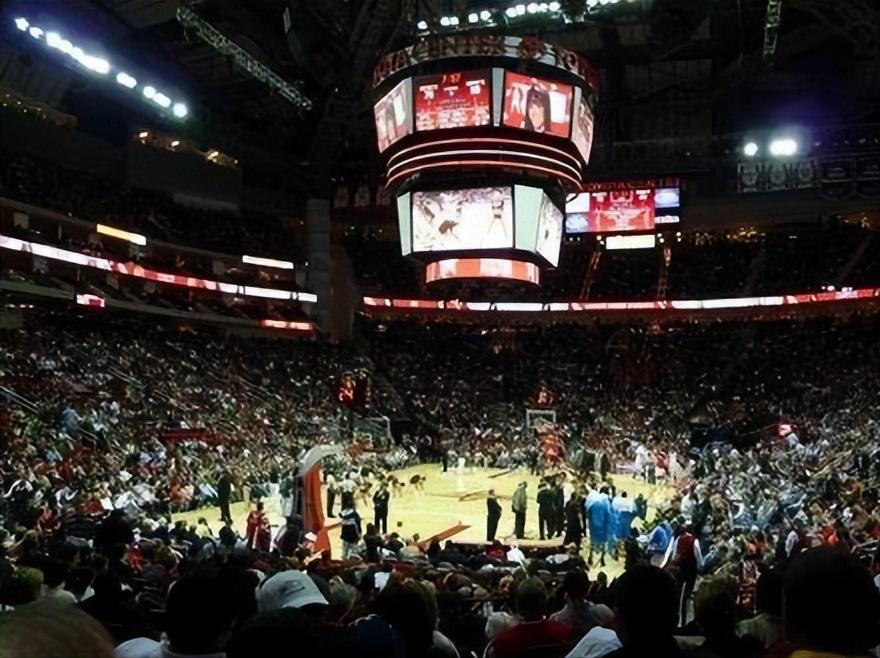 为何美国黑人球星钟爱白人女性？