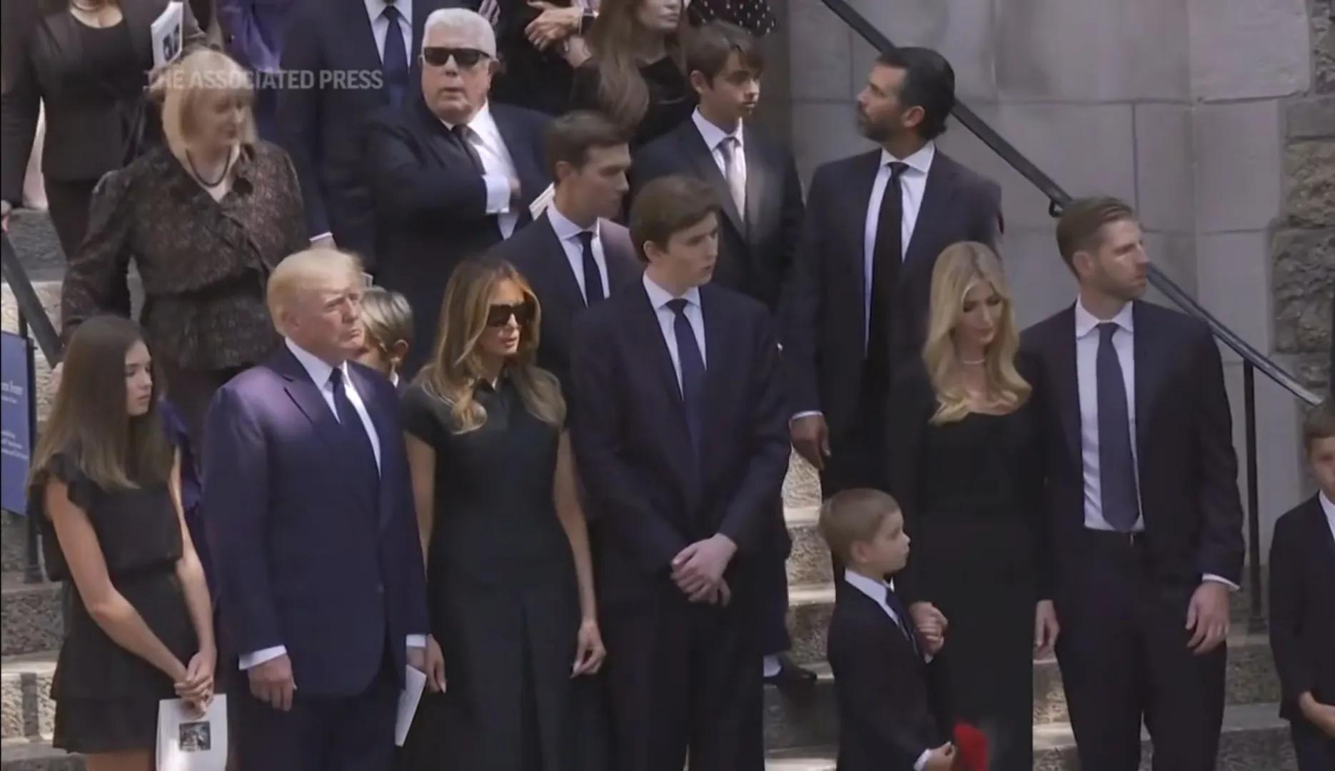 特朗普全家出席前妻的葬礼，梅拉尼娅戴着墨镜，伊万卡表情伤感