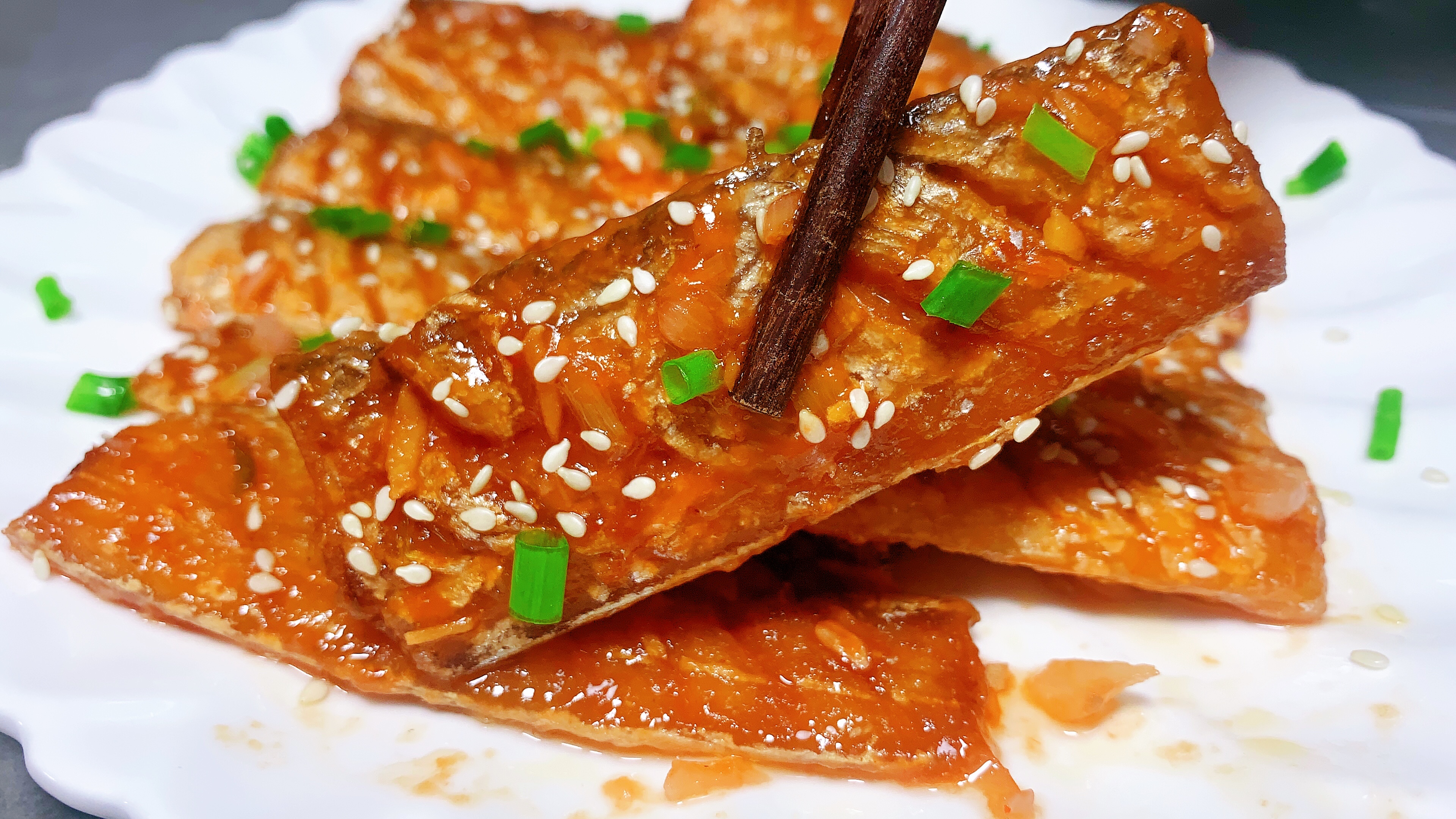 煎鱼不粘锅带鱼不破皮的正确做法,煎带鱼下锅外酥不粘锅带鱼破皮