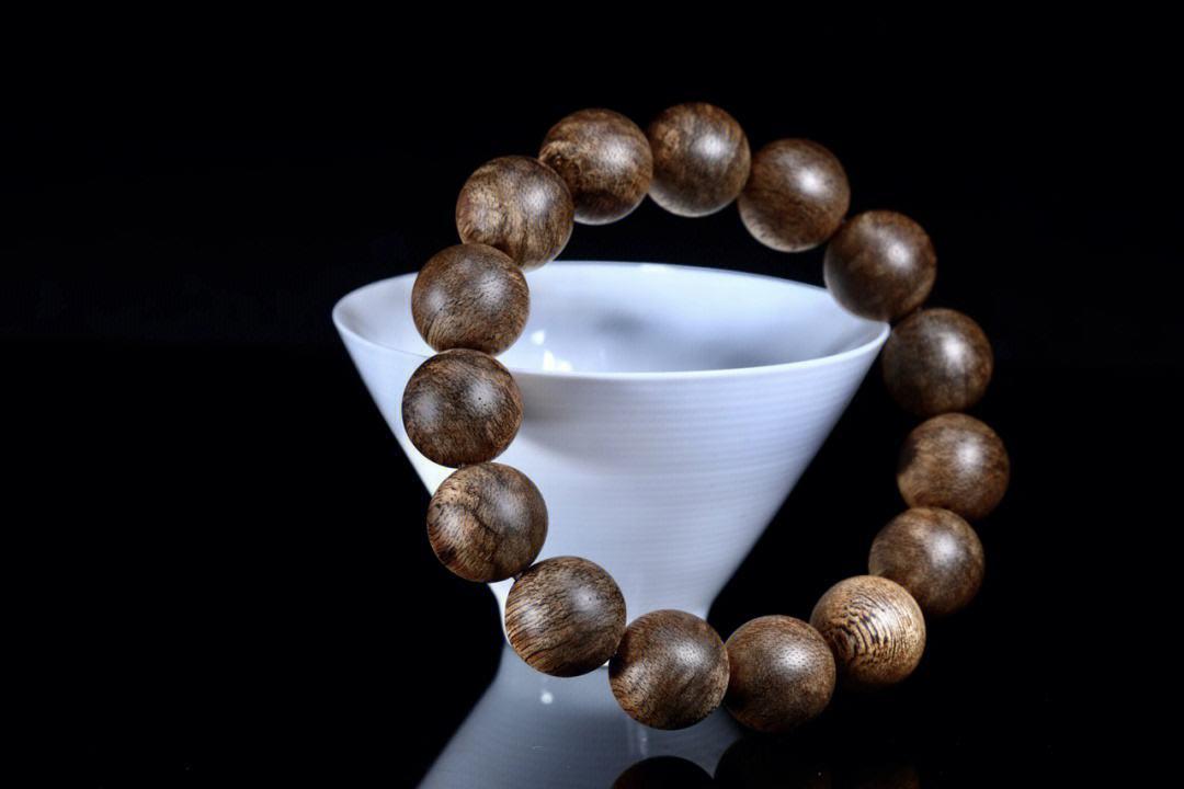 如何鉴别沉香手串好坏区别,九种假沉香手串鉴别方法图解