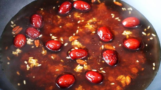 即食醪糟怎么吃补气血,体虚的人应该喝什么汤