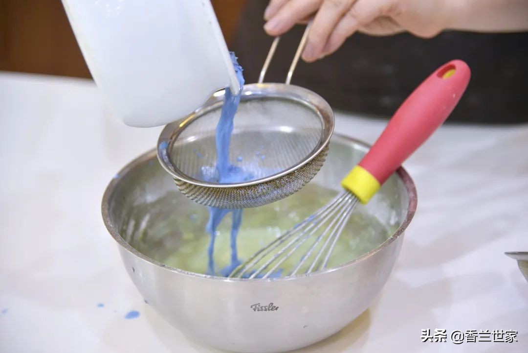 香兰蛋糕教学视频,乌龙蜜桃千层蛋糕教程