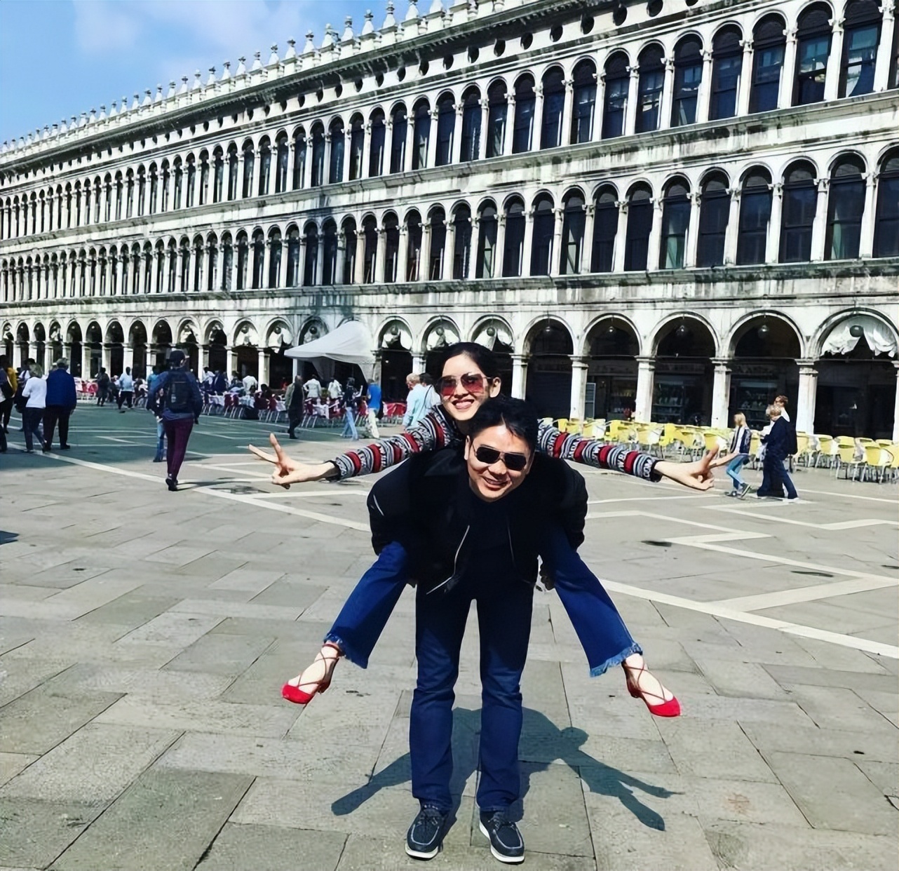 章泽天的成长史,章泽天从小就有野心