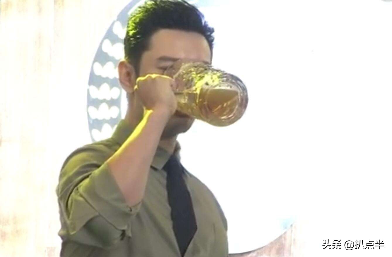 《东八区》下架,7部“叔圈”油腻史诗级巨制,你躲过了几部?