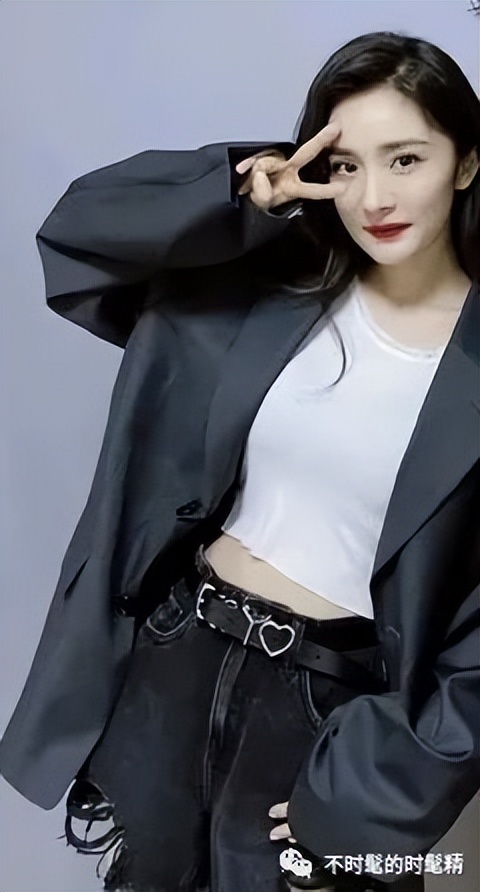 胸大怎么穿衣服不会凸出来,胸大怎么穿衣服不肿