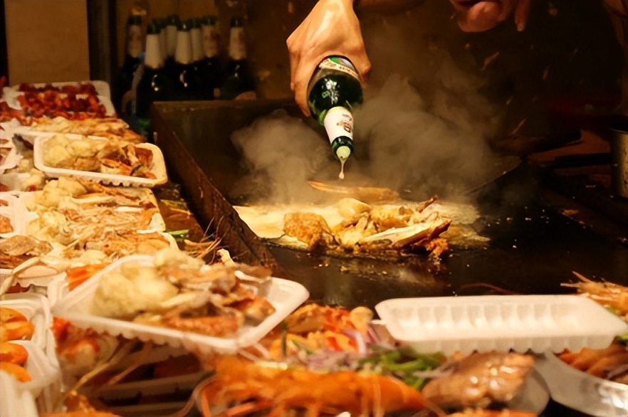 今晚有空吗我想约你去赴一场兰州的“夜市江湖”