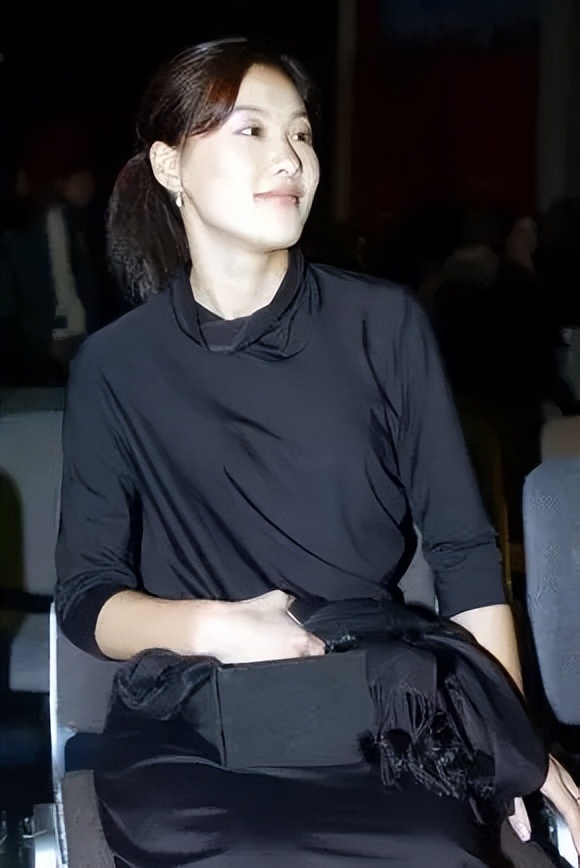 伏明霞结婚后在香港哪里生活,跳水运动员伏明霞婚姻现状