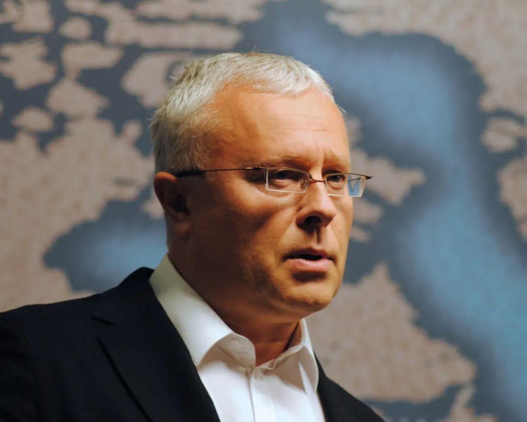 俄罗斯顶级贵妇：16岁入狱，19岁嫁救命恩人，生4胎稳坐阔太位