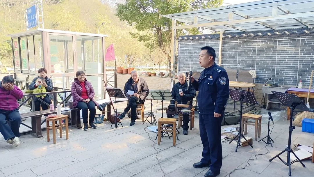 雷锋精神在今天的实际意义,雷锋精神活动视频