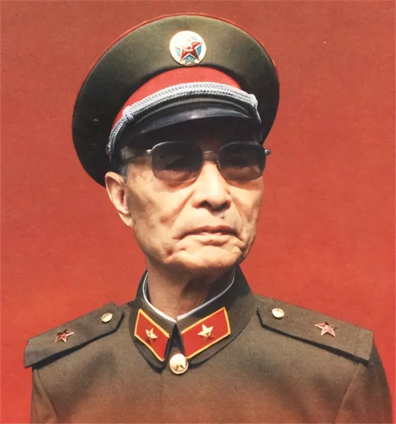 他是“二炮”的开拓者，*小平邓**都说他“惹不起”，他究竟做了什么