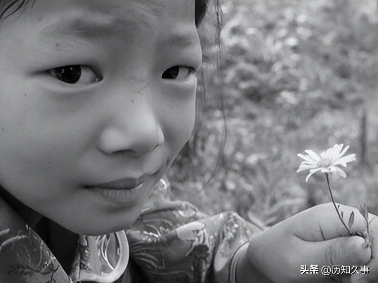 七岁女孩不幸得绝症后续,8岁白血病女孩为了养父写遗书