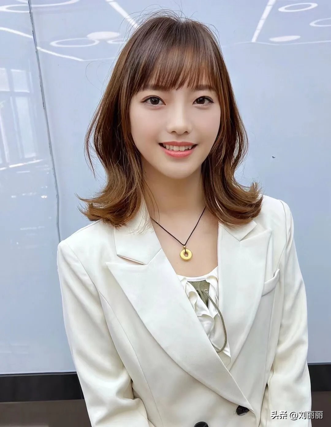 时尚大气好看的发型,最简单最时尚最好看的发型