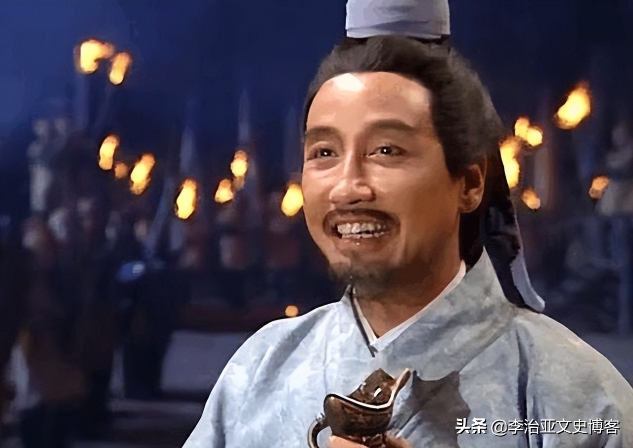 专门坑老同学的周郎