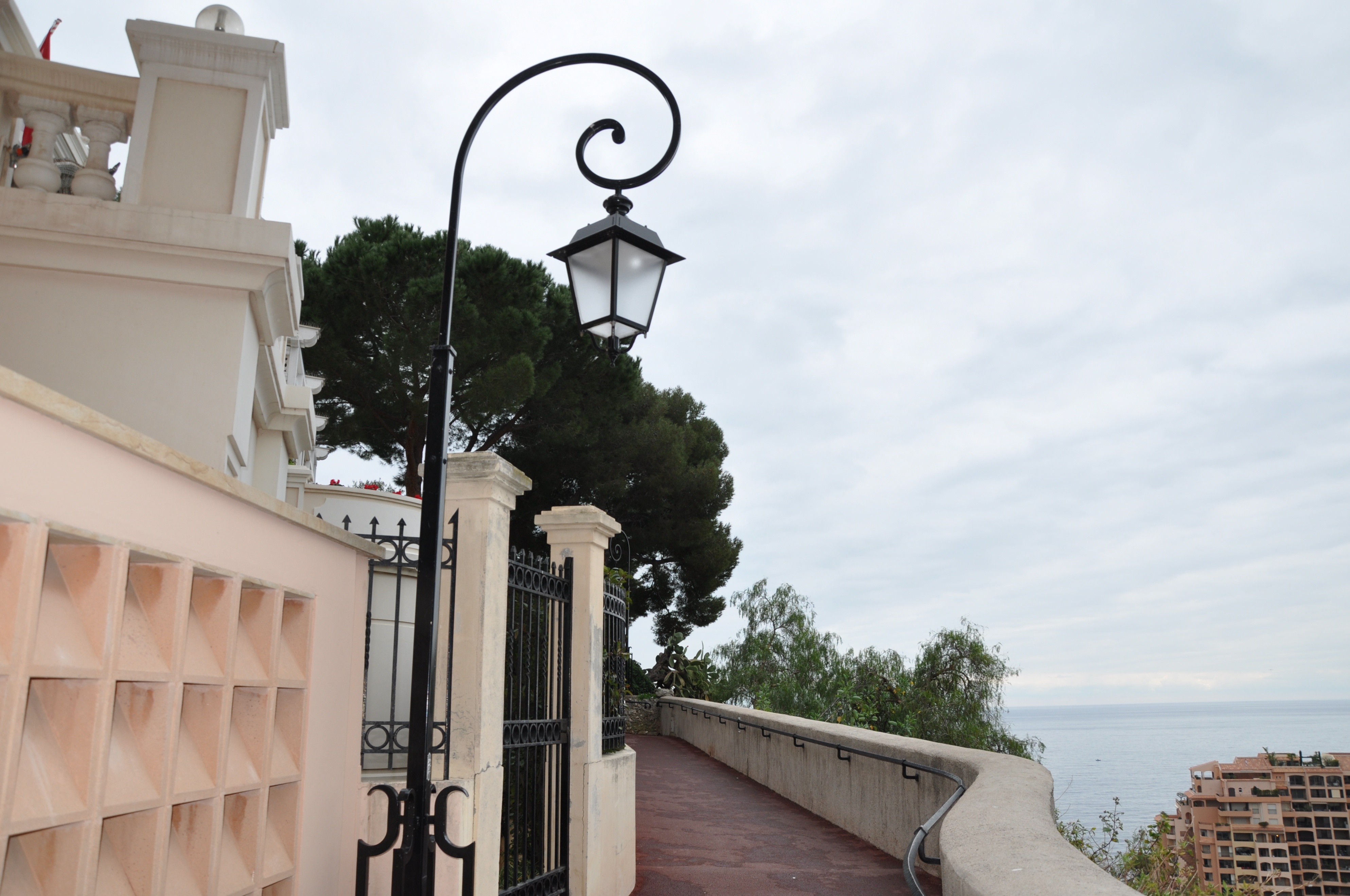 摩纳哥：拥有巨大财富的世界第二小国家，奢华的旅游度假胜地