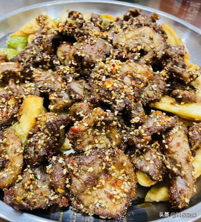 吃烩面喝茅台,烩面加鹿邑大曲