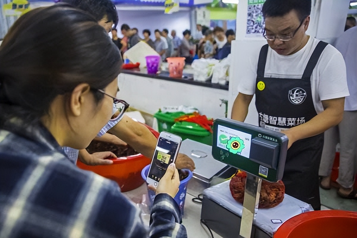 花呗提前还款好还是按时还款好,花呗提前还款还是按时还款好