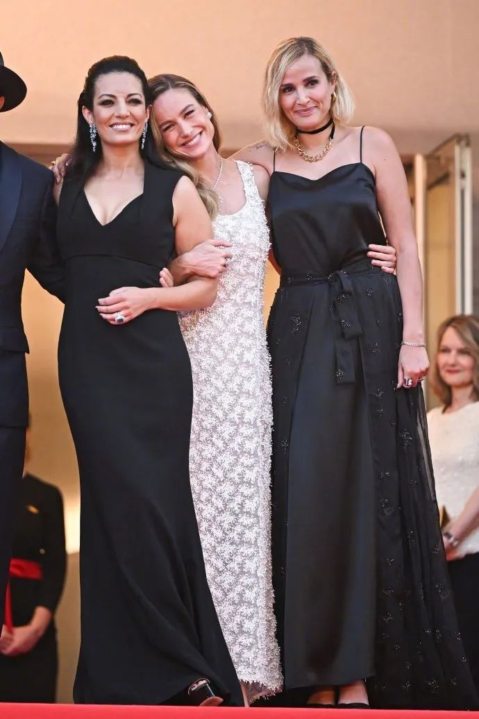 范冰冰为什么可以出现在戛纳红毯,范冰冰在戛纳让人吐槽的是什么