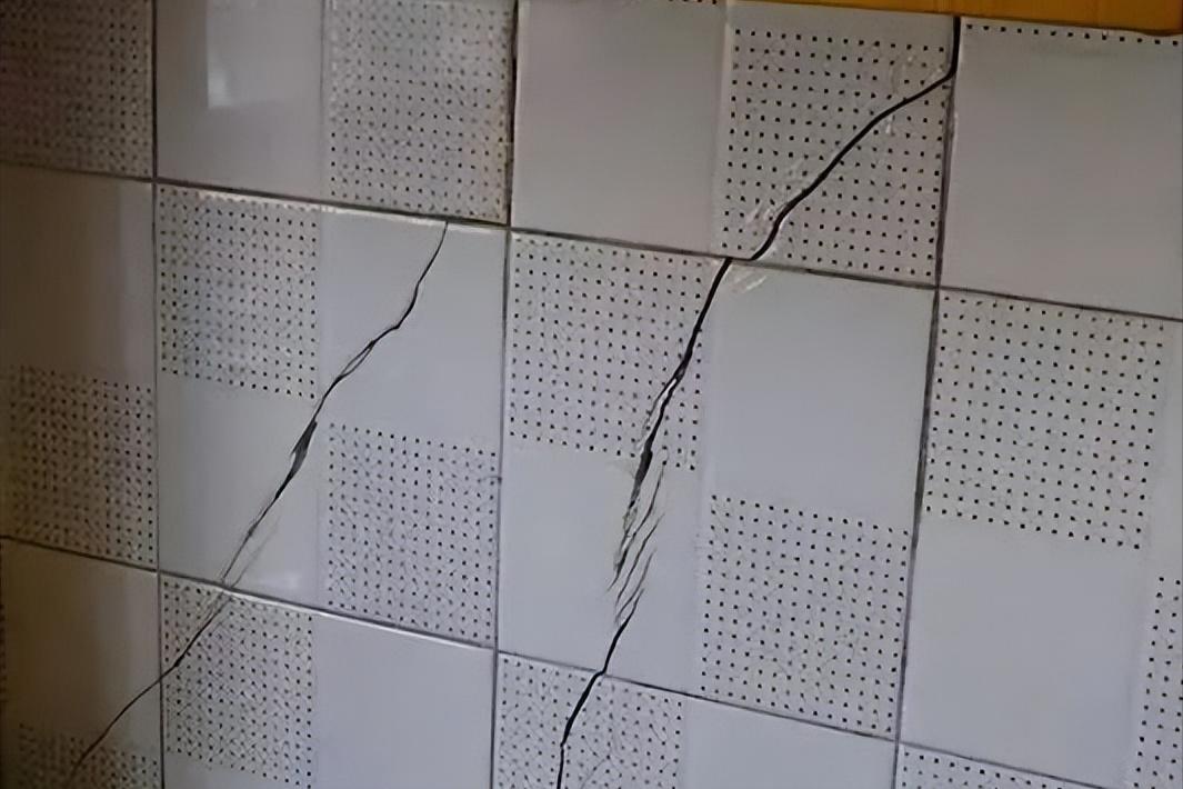 家里瓷砖空鼓怎么修复,美缝可以防止瓷砖空鼓开裂脱落吗