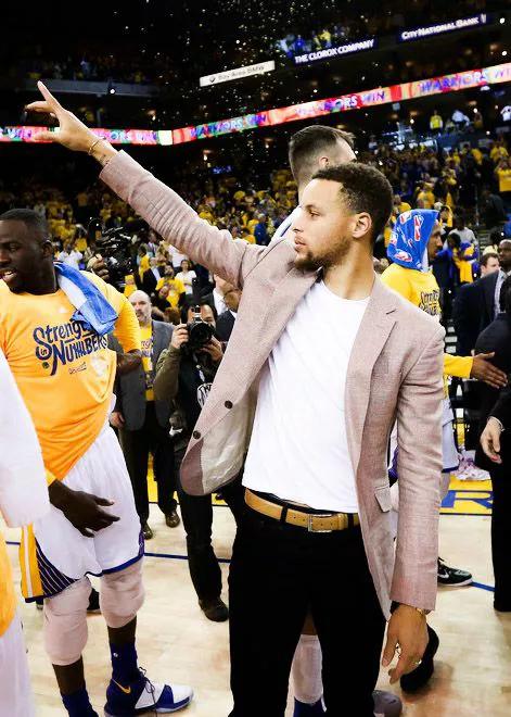 新王登基，三分王者史蒂芬.库里