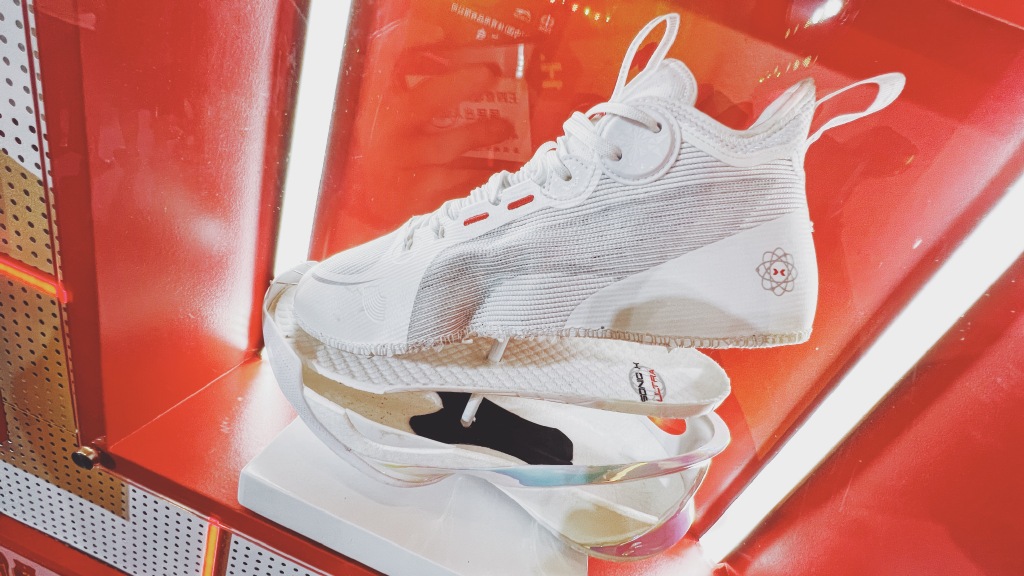 驭帅16v2与闪击9,李宁闪击第7代拖鞋