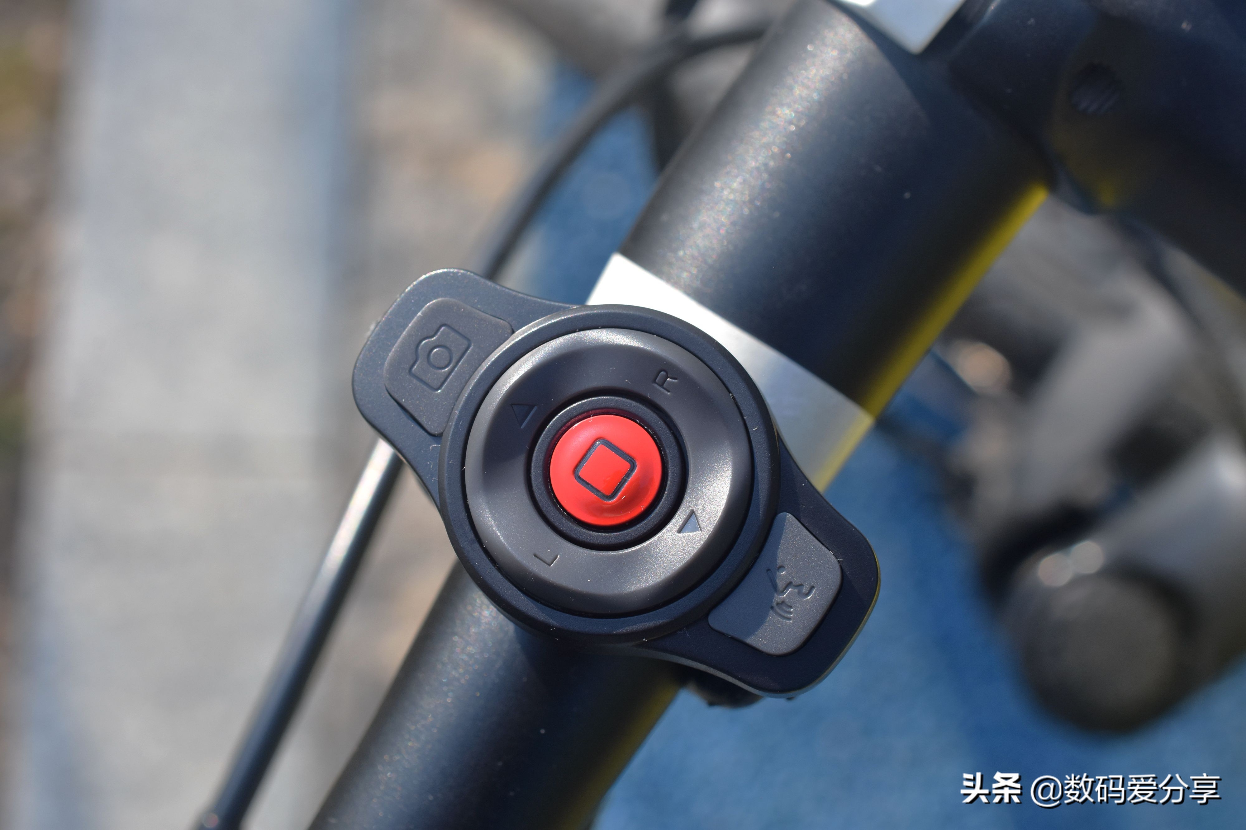 颠覆传统设计的头盔,helmetphonemt1neo智能骑行头盔