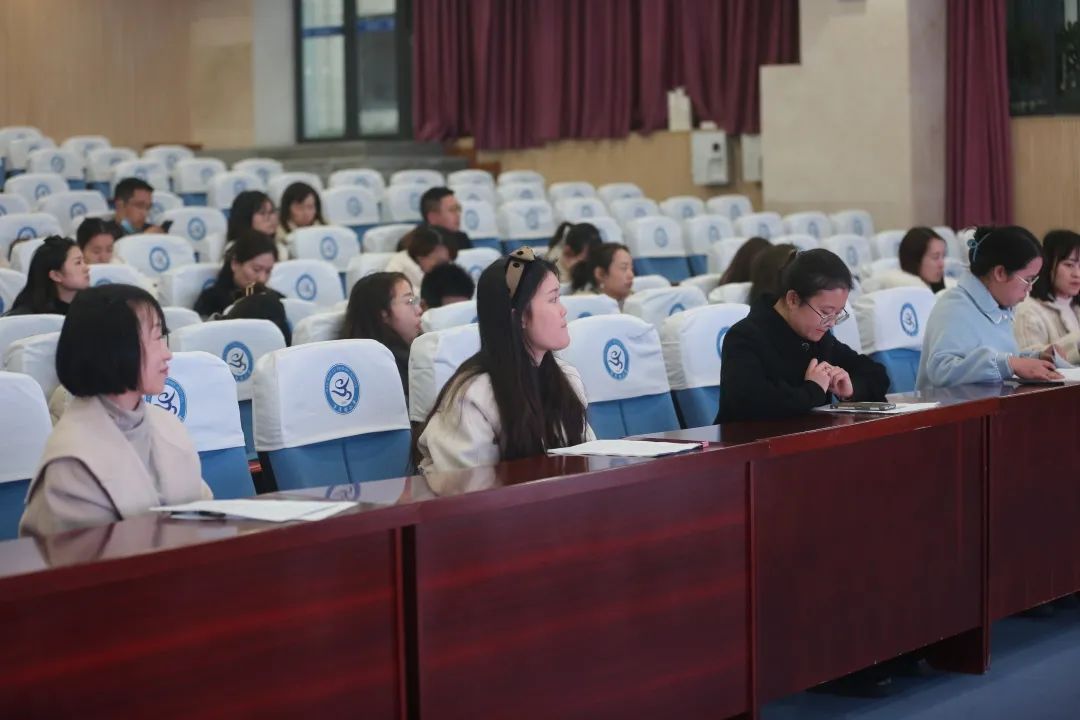 两江新区万年路小学是区重点吗,两江万年路小学