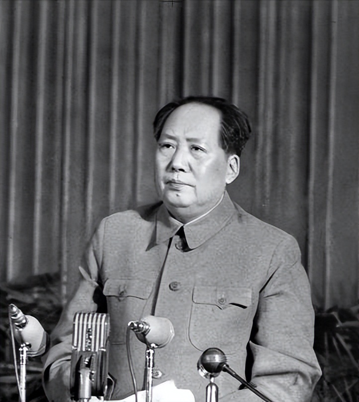 我死后中国会是什么样子？听完*小平邓**回答，毛主席：英雄所见略同