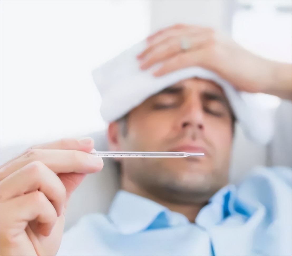 嘴上出了好多透明水泡会传染吗,嘴上上火长水泡会传染吗