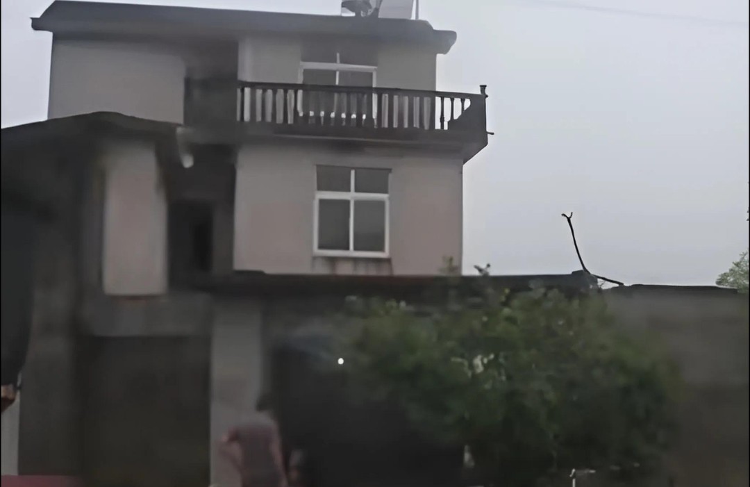 入室抢劫不成，残忍杀害夫妻二人，事后自残，终究是人性的泯灭