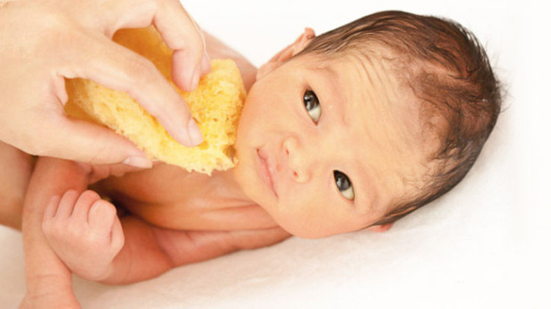 打了石膏如何洗澡,手缝针打了石膏伤口不痛