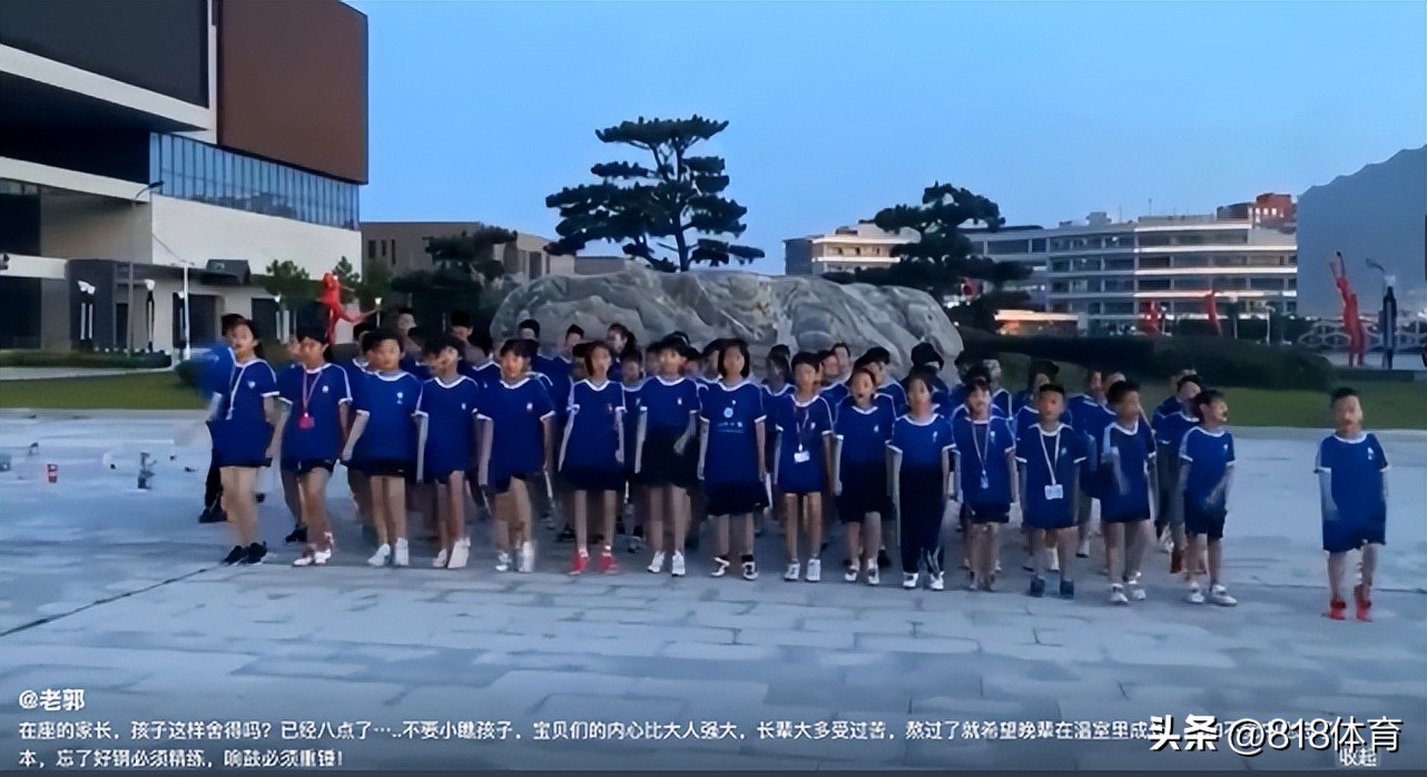 笑喷!王楠巨富老公晒女儿笑笑军训同手同脚:顺拐可能是遗传,像妈!