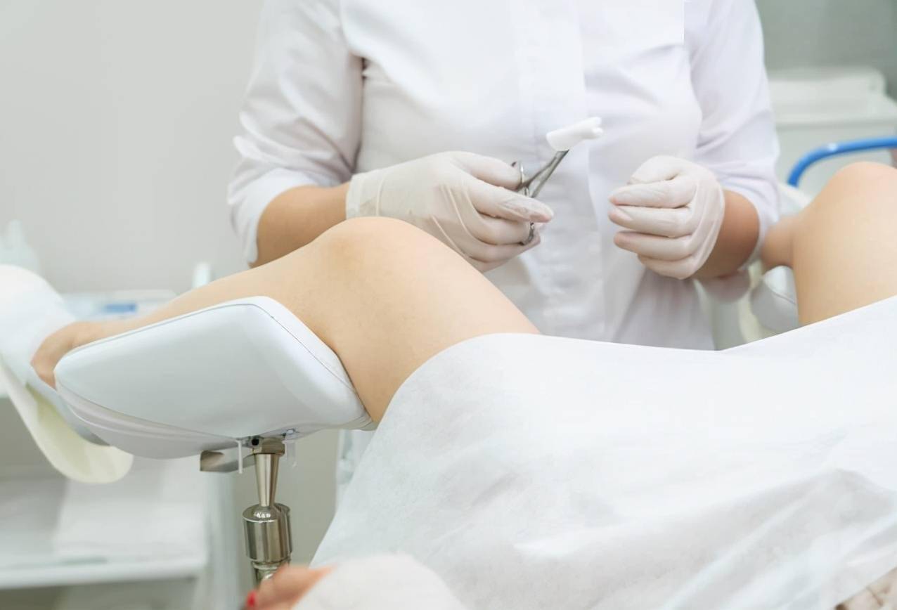 穿裙子怎么做妇科检查,女人妇科检查时竟要被看这里