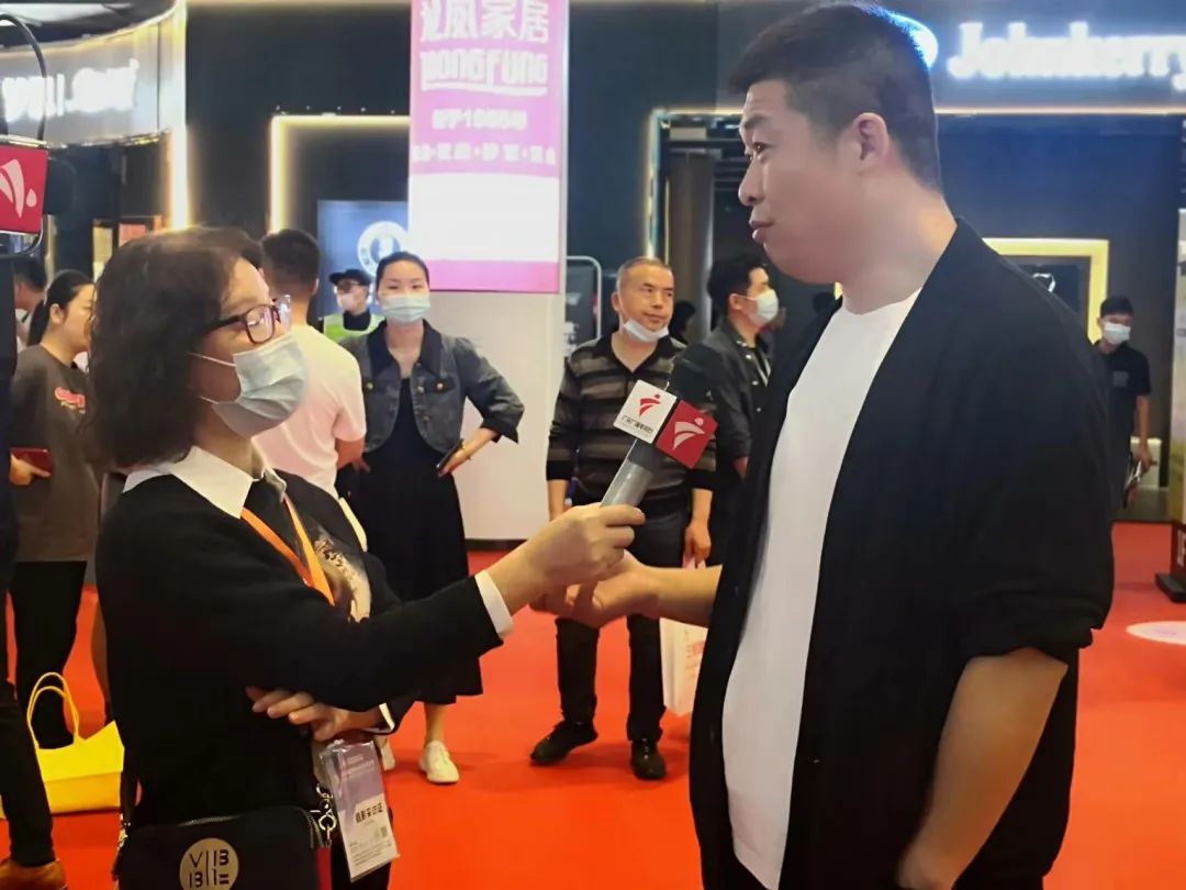 43届龙家展盛大开幕，核心圈观众云集，玛奥会场厂商成交热烈！