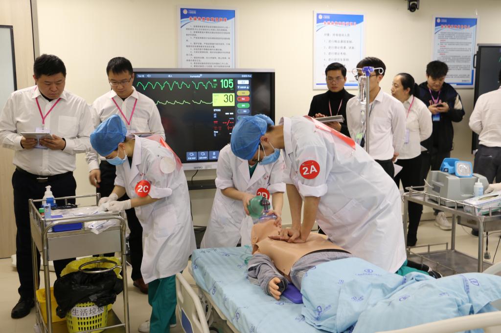 “三无家庭”的考生,为啥不建议学临床医学?老师说出专业现状