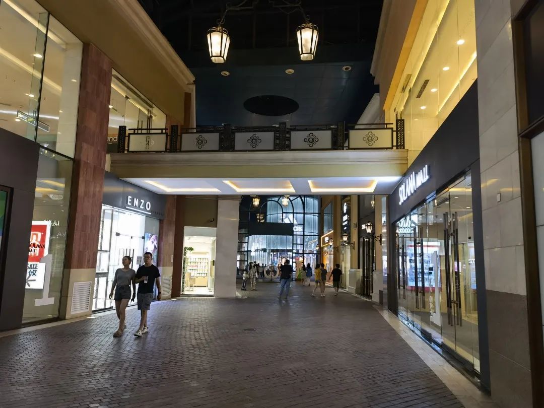 在京开了14年，蓝色港湾首次请“外援”代运营，万达接手能让蓝港变啥样？