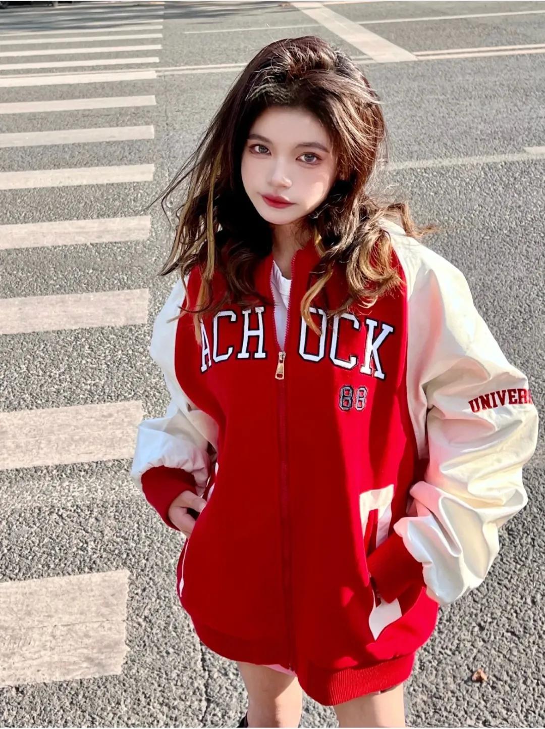 新年当然是穿红色最应景！不过节也想穿