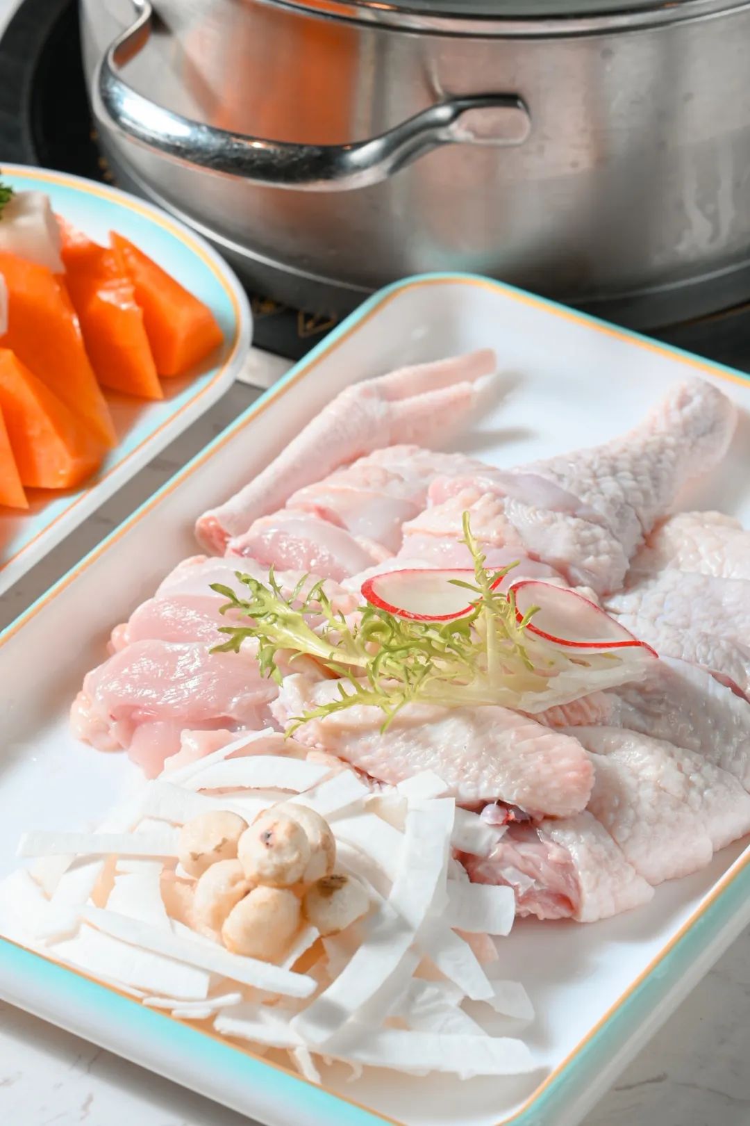 花胶鸡汤椰子水,椰子花胶煲鸡汤的做法及功效