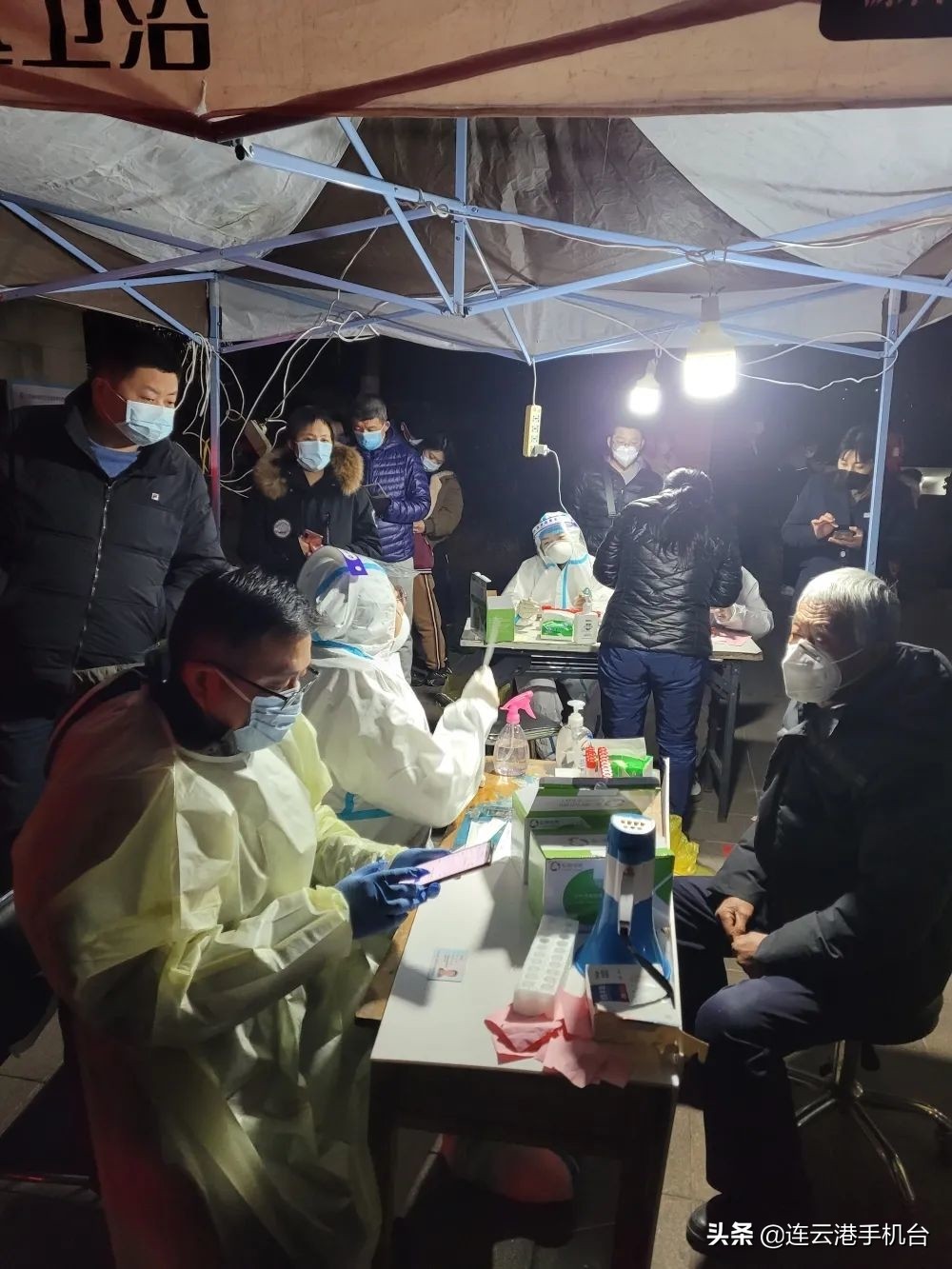 同心战疫奉献爱心巾帼志愿者活动,抗疫志愿者团队活动