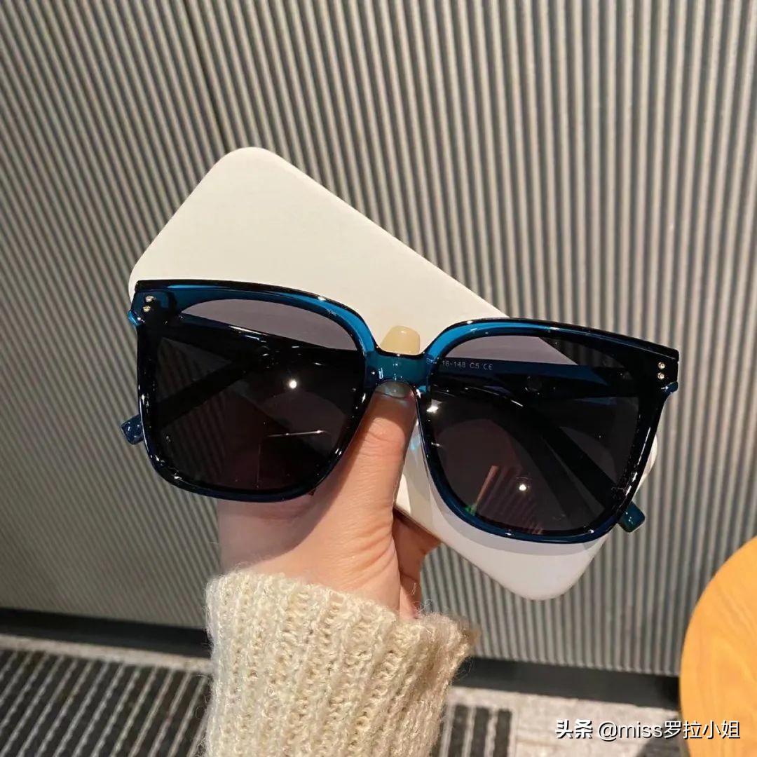 2022年方圆脸终于会挑墨镜了！3个步骤，5家店铺，进来抄作业