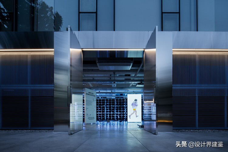 #设计鉴赏#——从展示橱窗到开放空间：商店展示柜的不同设计策略