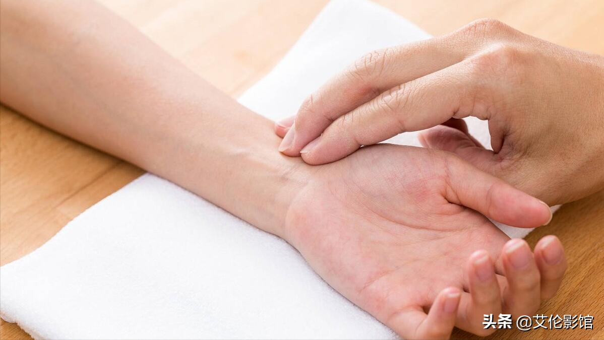 湖北36岁女子怀孕27周羊水破了，医生判定宝宝救不活，女：保孩子