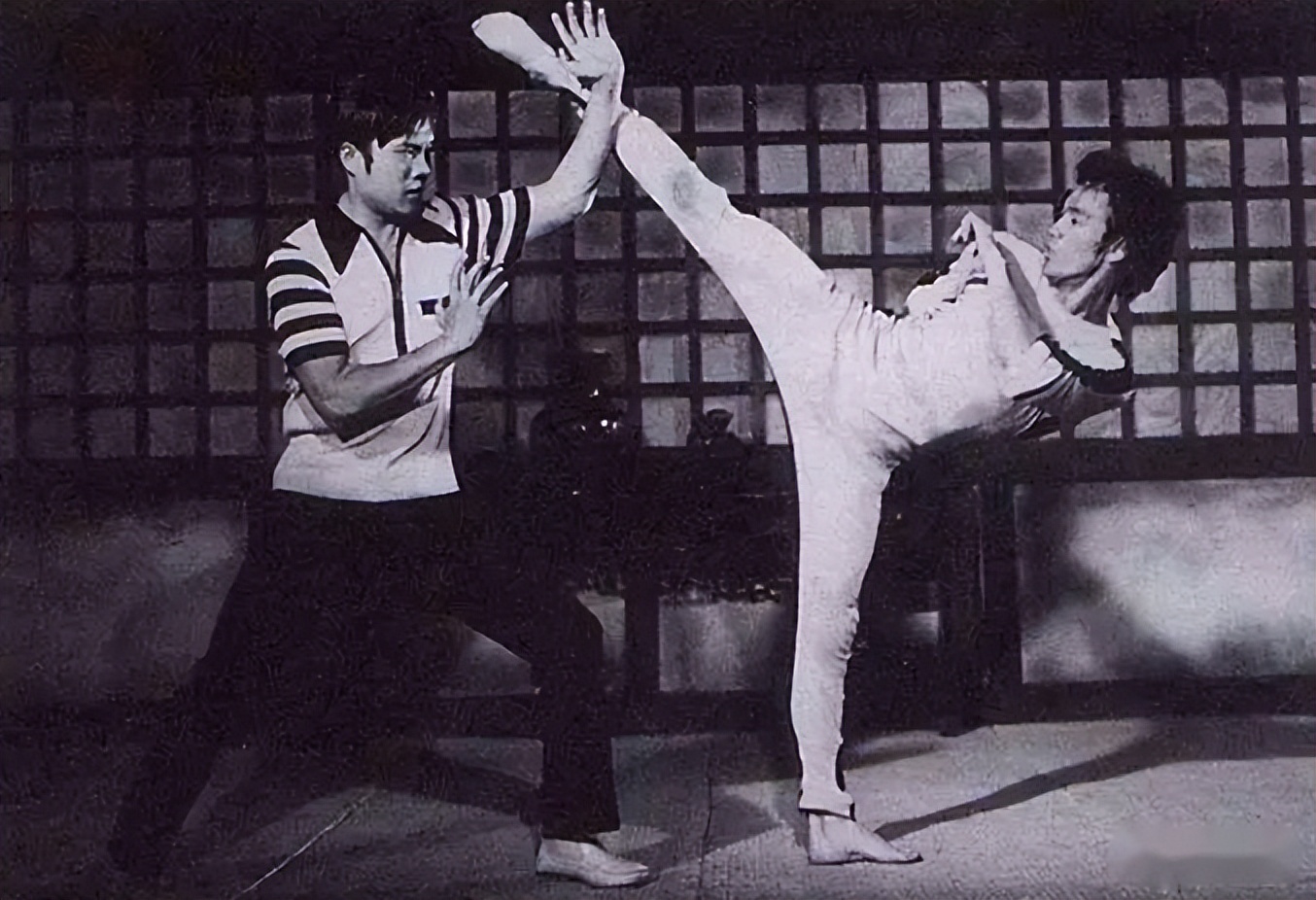 李小龙死因至今未解之谜,揭秘李小龙死亡谜团