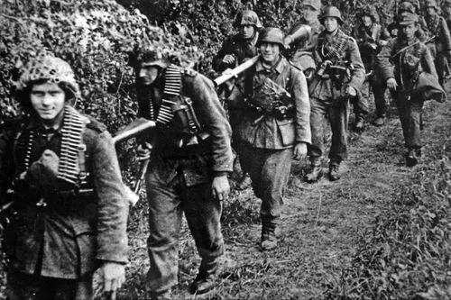 她是谁？遭德军332团折磨牺牲，斯大林震怒下令为其*仇报**，战争片