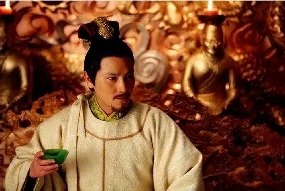 暖床丫头整夜尿床被辞，反因此成为太后，却为一个承诺瞎了眼睛