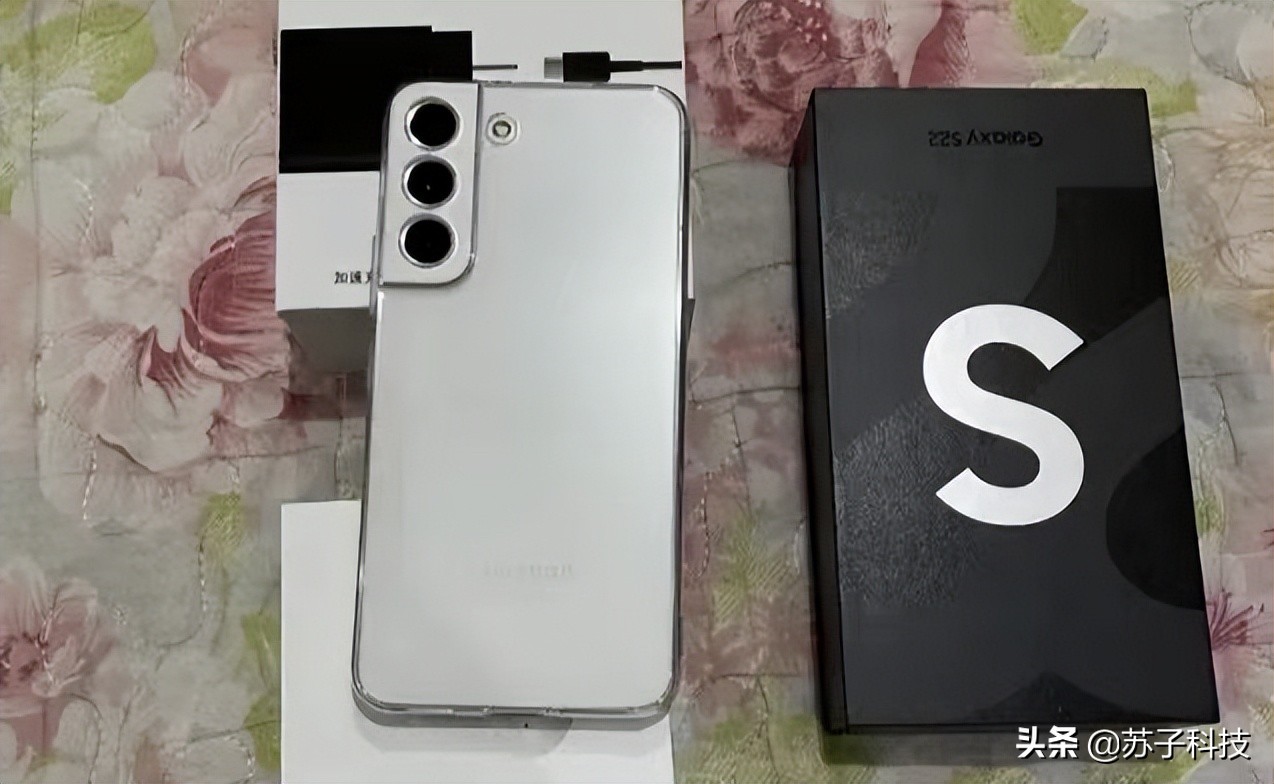 上市不久就降价一千500元的手机,三星性能最强的直面屏手机