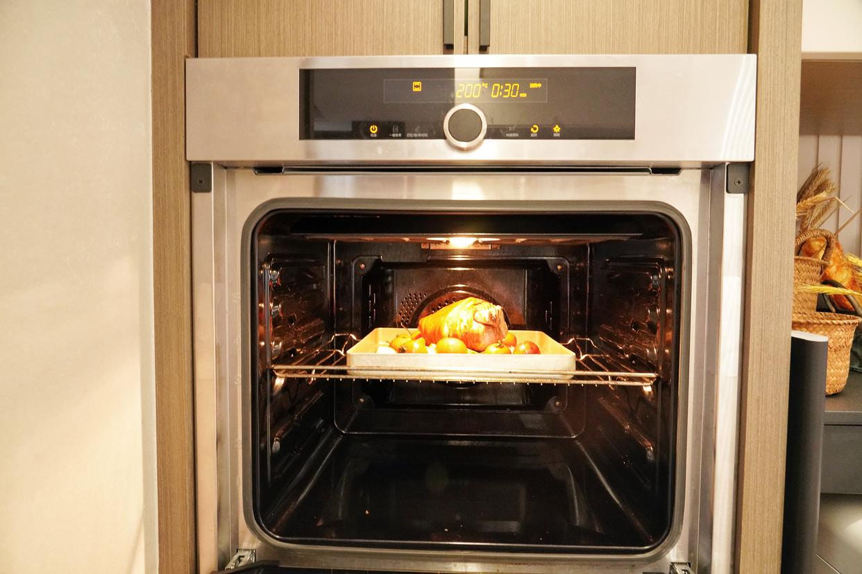 软烂不油腻的烤猪蹄你值得拥有,德国咸脆猪手如何烤才皮脆